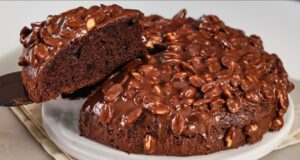 Você nunca comeu um bolo de chocolate com amendoim tão delicioso! Bolo em 5 minutos