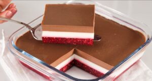 Se não houver tempo, há uma sobremesa em 5 minutos, sem forno, sem gelatina, sem farinha!