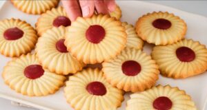 Biscoitos incríveis com geléia! Este é o melhor que já comemos! Biscoitos Linzer!