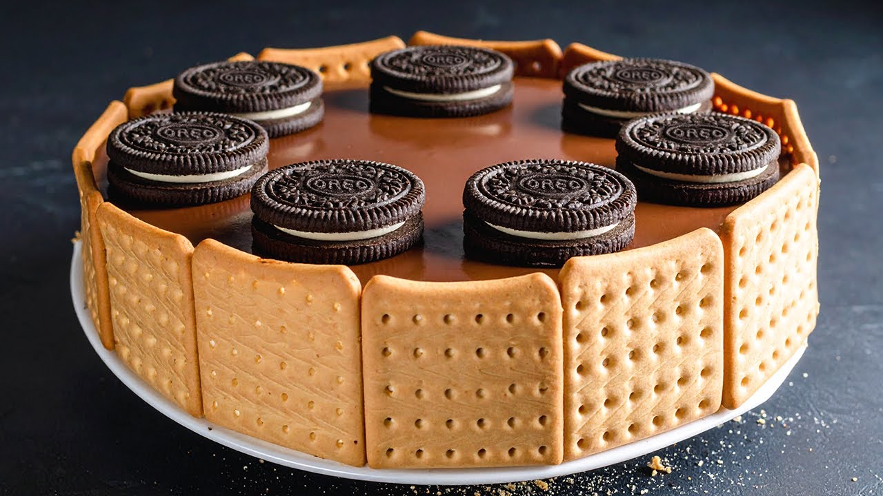 Este bolo de Oreo é tão delicioso que eu o faço todo fim de semana! Sem farinha, sem forno, sem ovos