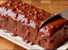 O bolo de chocolate caseiro mais deslumbrante para o jantar de Natal!